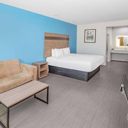 Baymont By Wyndham Freeport Texas Hotel Eksteriør billede