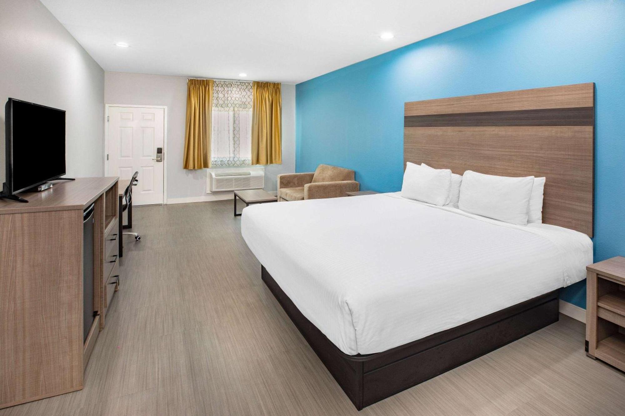 Baymont By Wyndham Freeport Texas Hotel Eksteriør billede