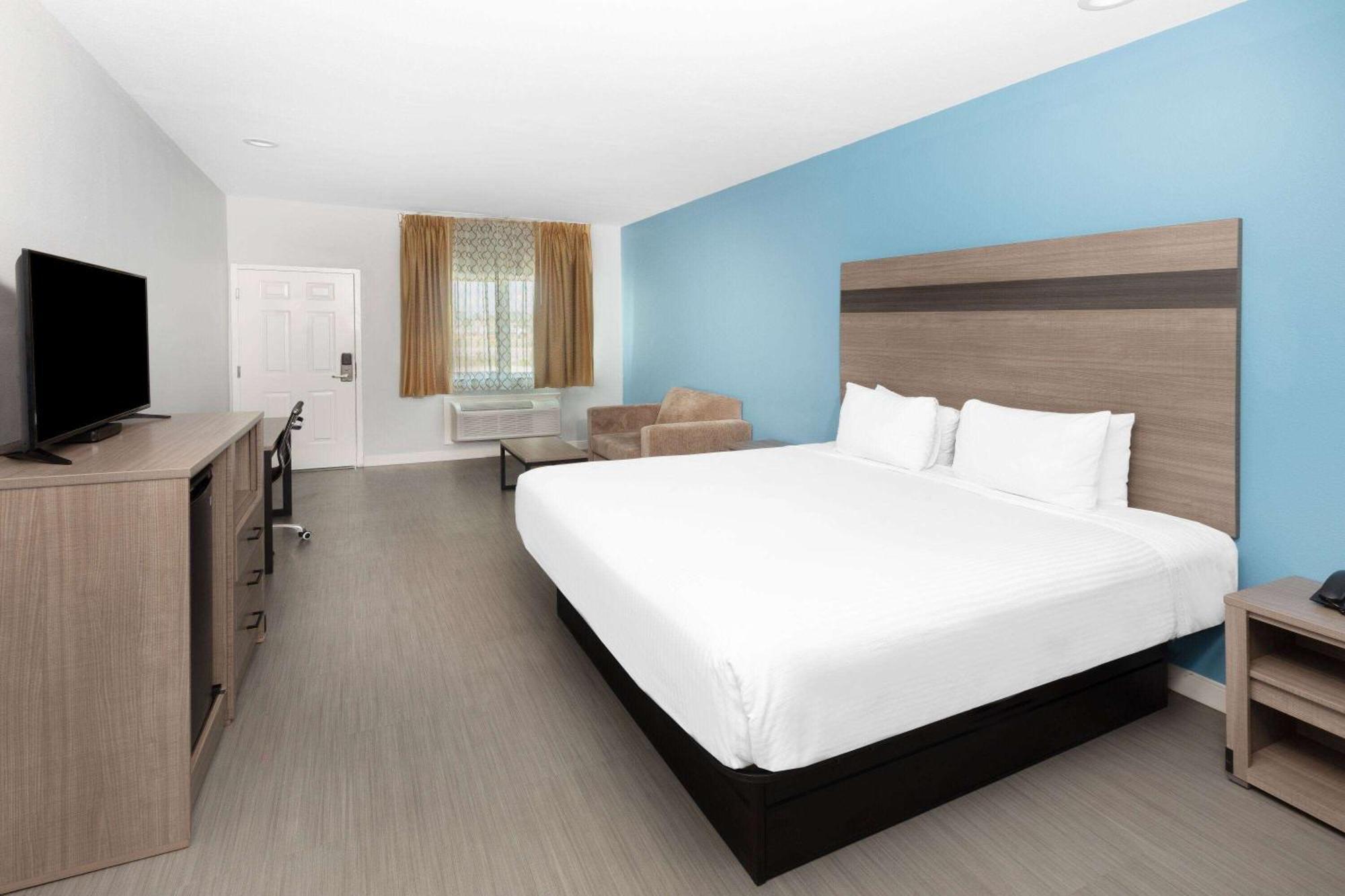 Baymont By Wyndham Freeport Texas Hotel Eksteriør billede