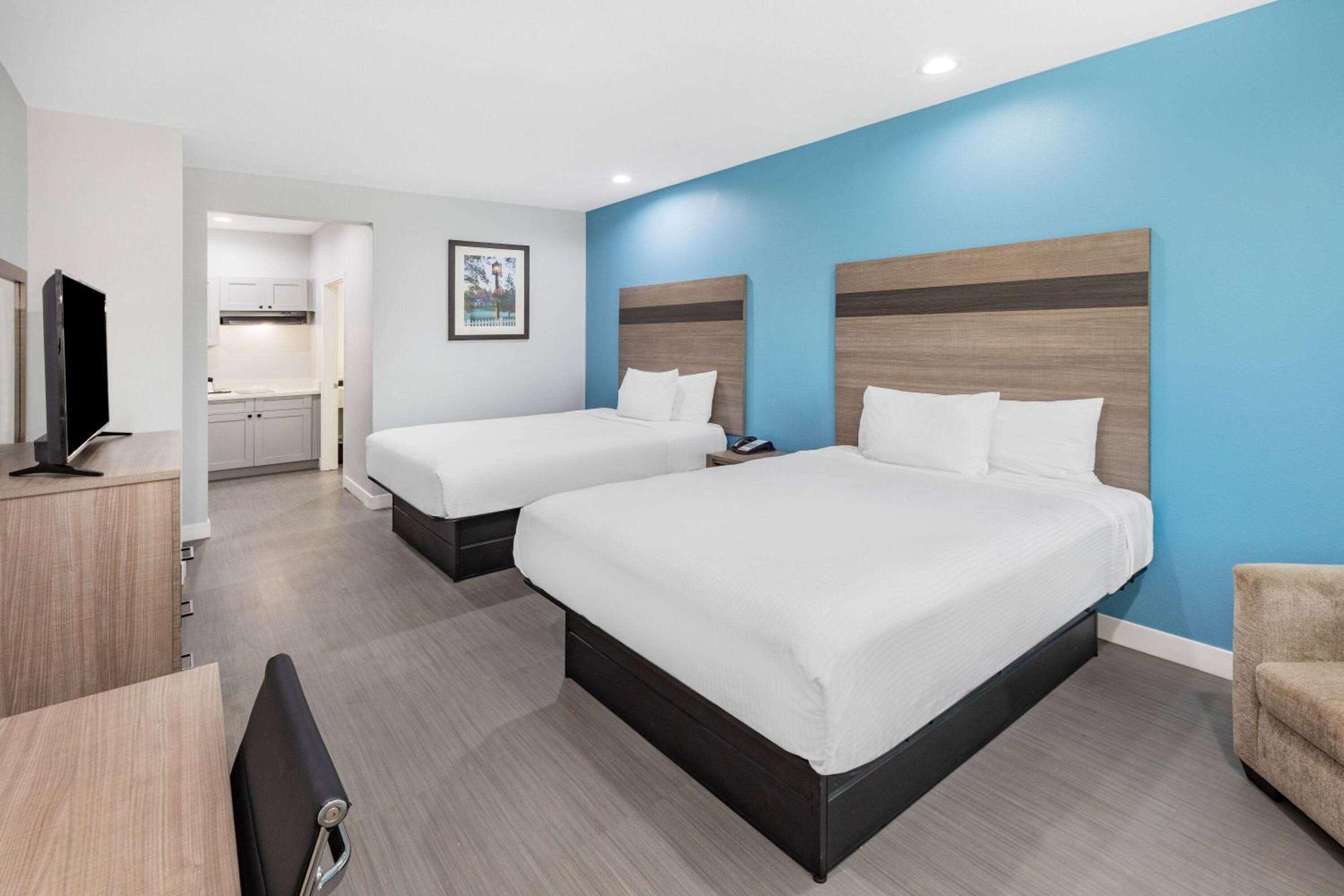 Baymont By Wyndham Freeport Texas Hotel Eksteriør billede