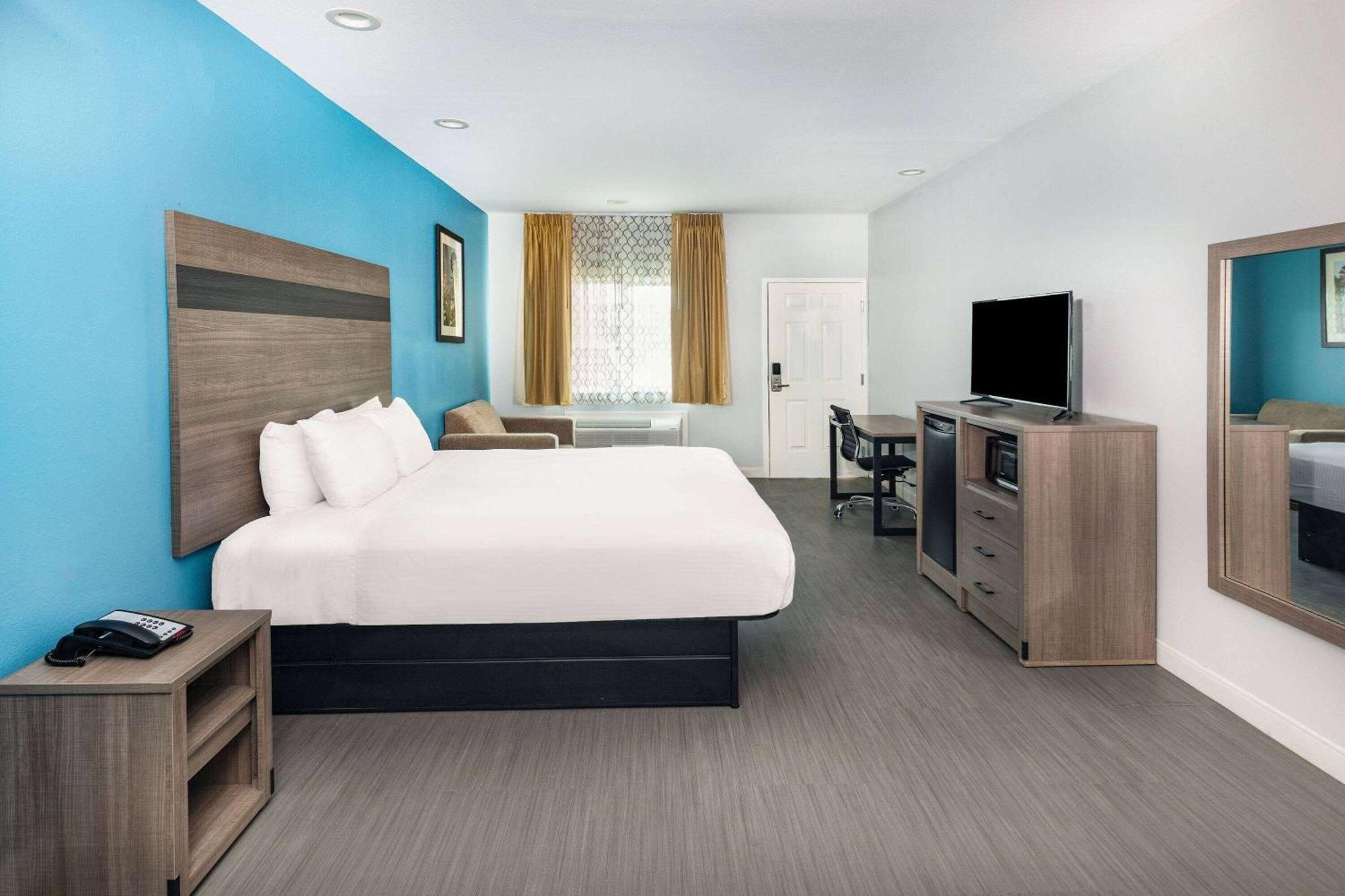 Baymont By Wyndham Freeport Texas Hotel Eksteriør billede
